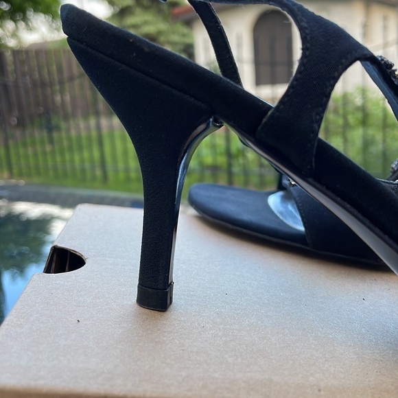 Stuart Weitzman Evening wear shoes! With rhinestones 🎉💎! Lots of live left! - Picture 4 of 4